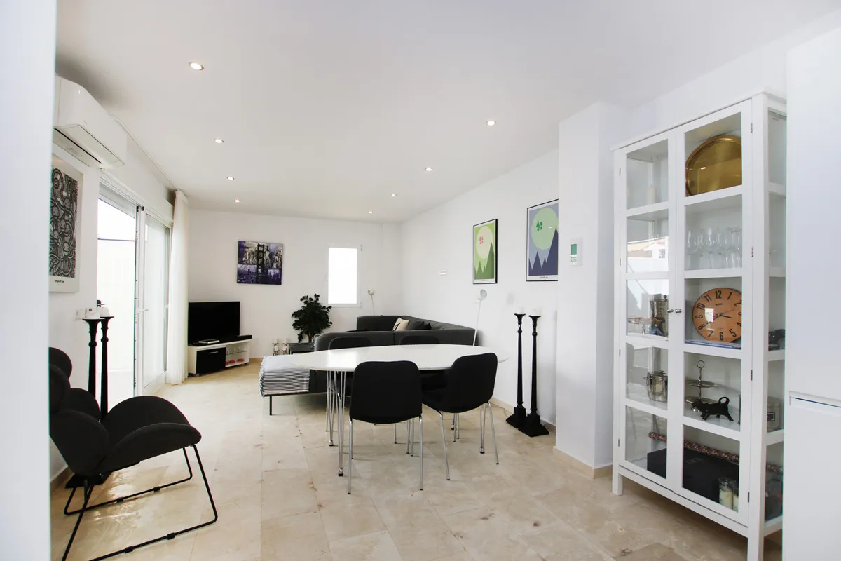 e77865e7-7745-43d3-bdd9-2013a88318c1