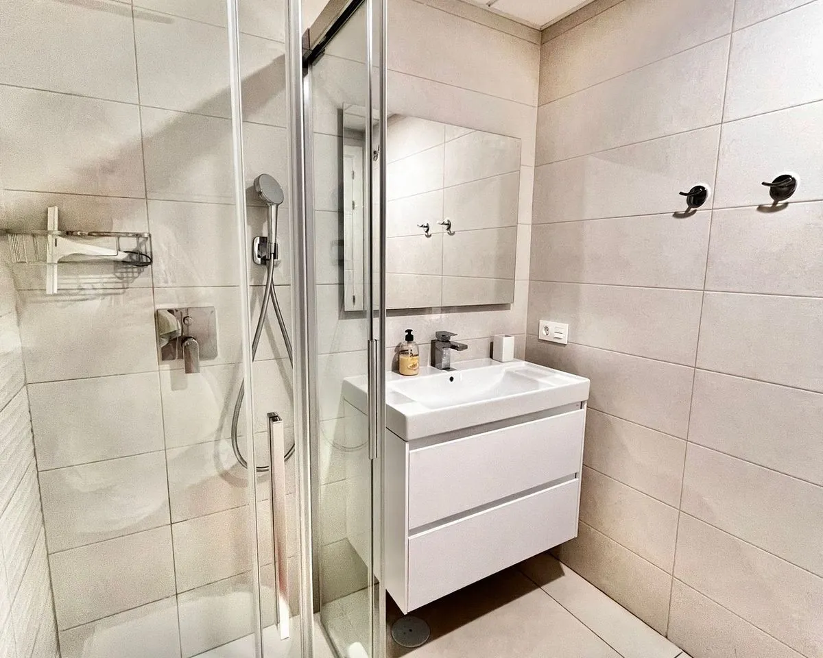 b8eb96d1-3b8b-405b-b3fc-2e5a0ca735e4