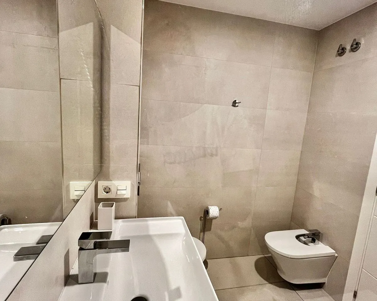 f4568ad9-69ee-49ce-b2ee-8ff3fe22d17a