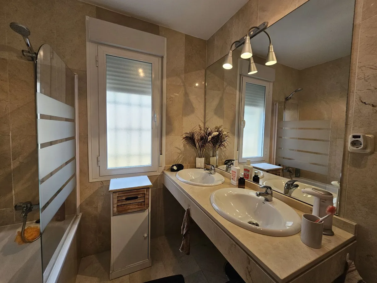 ff677764-b0a0-49c5-88e3-4e36634a2060