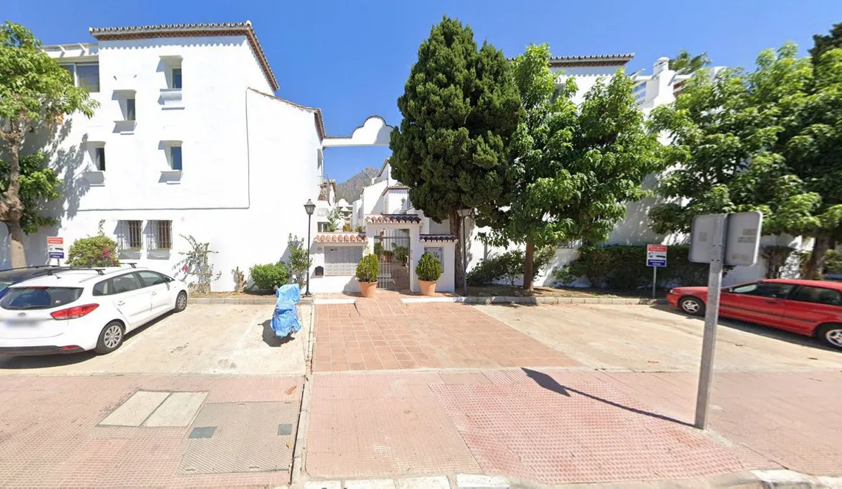 d31ca196-3f08-42f2-b1ad-302ba4a5a04a