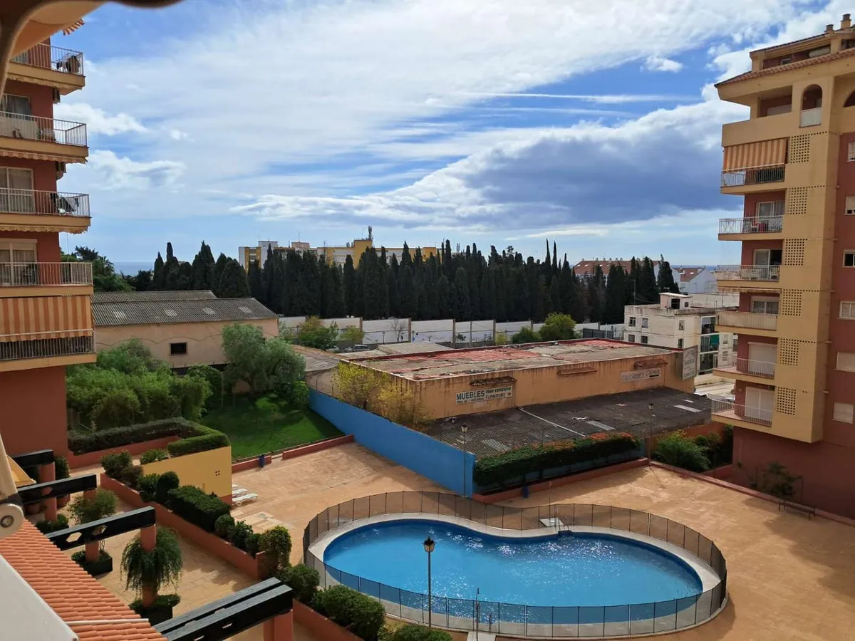 044e1ab8-203e-4cff-bc74-33557c91ca25