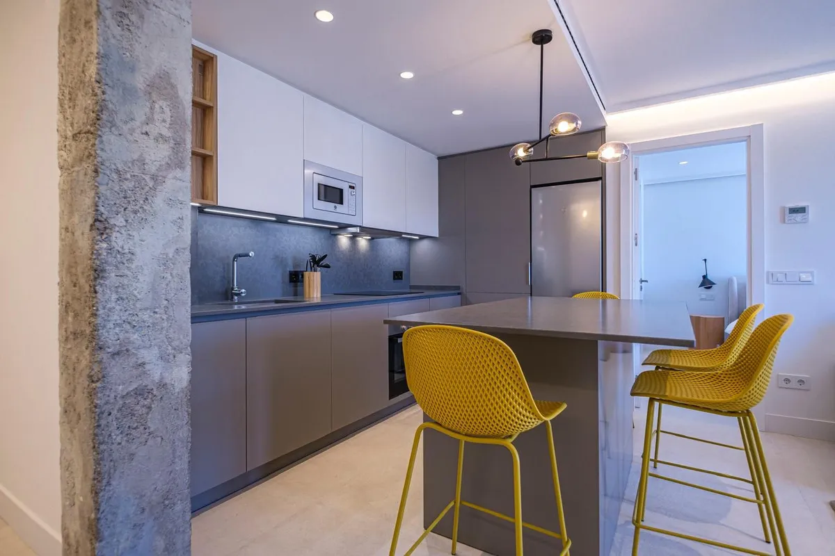 6e8f8079-e11e-4359-afc6-6098ad6bb51a