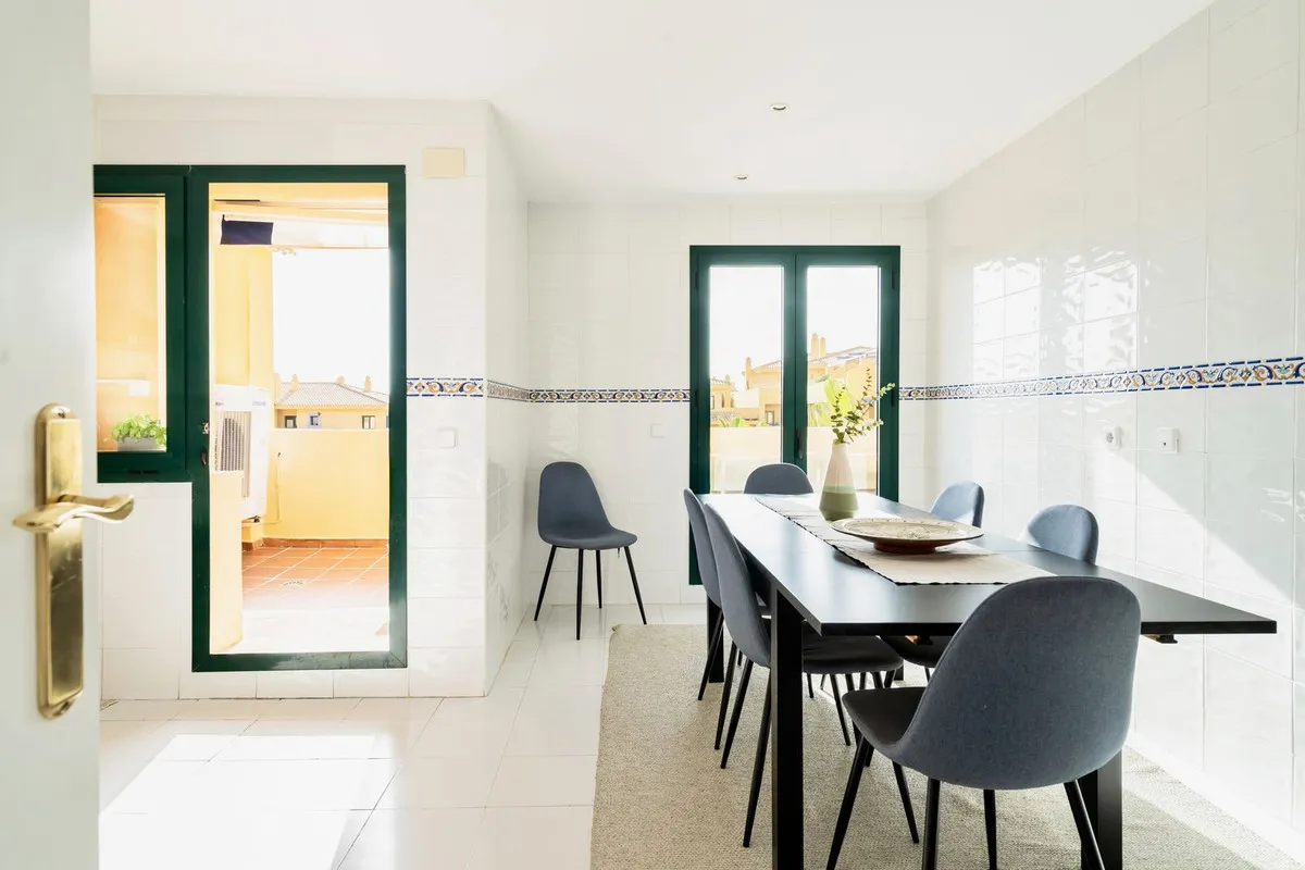 93581156-9231-43dc-b043-b8f4d5325e4e