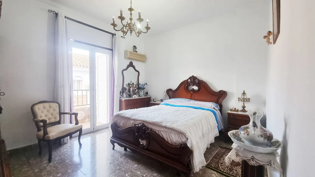 7af3f4d8-5b77-4a01-8be8-b64bd546ee39