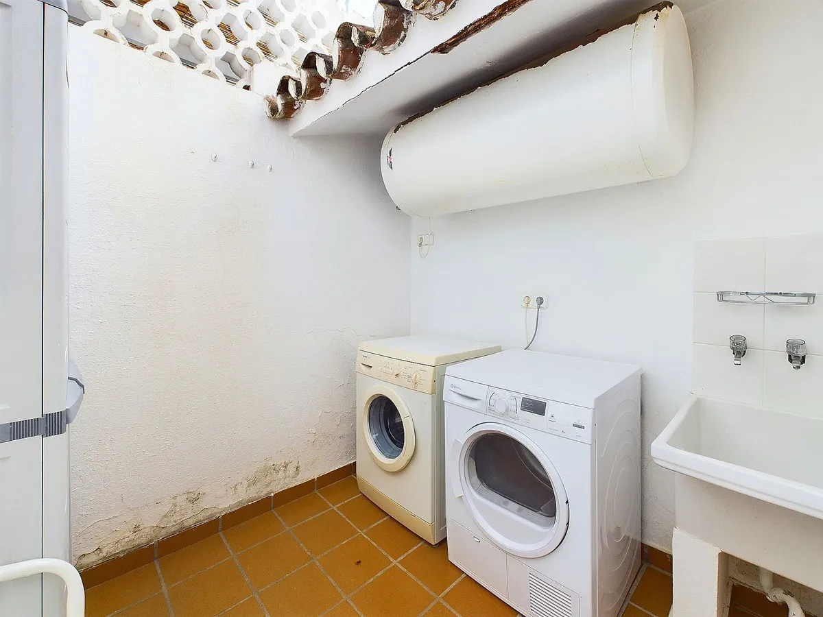 76f7ddb5-f4d7-403b-99a6-038a9b6e95c6