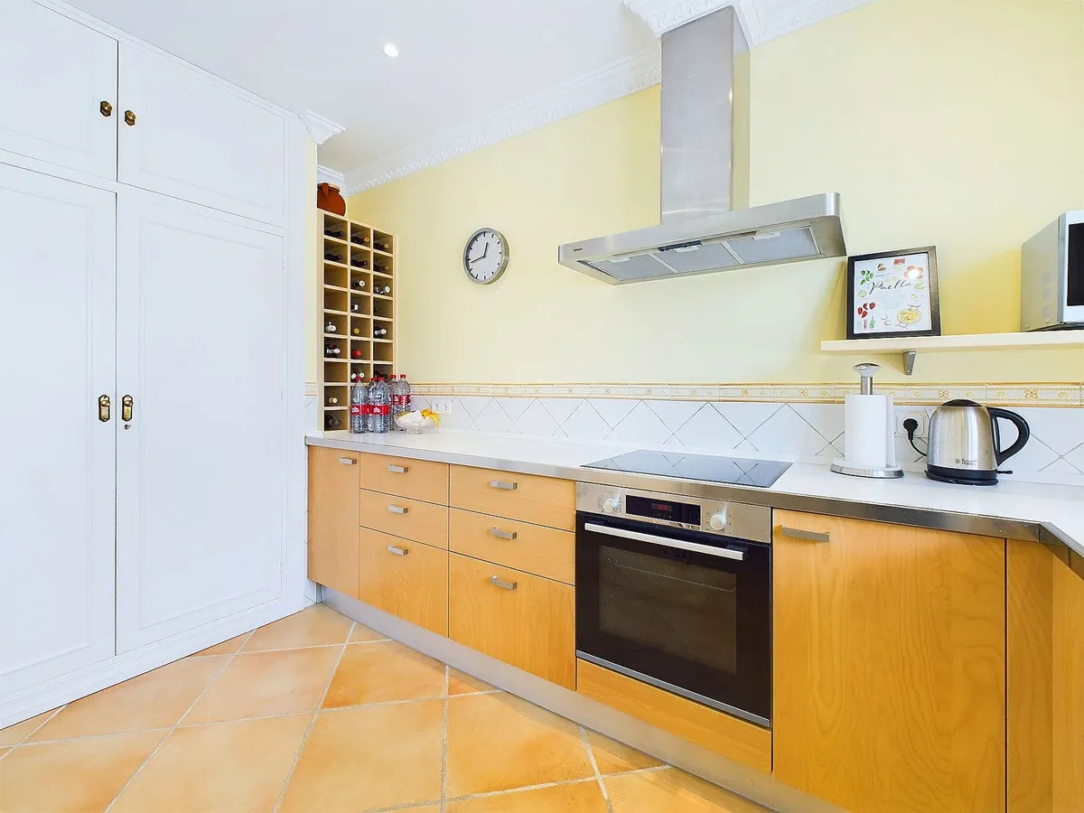 c49ab12e-a82d-4dc4-a41d-8104cd362bbb