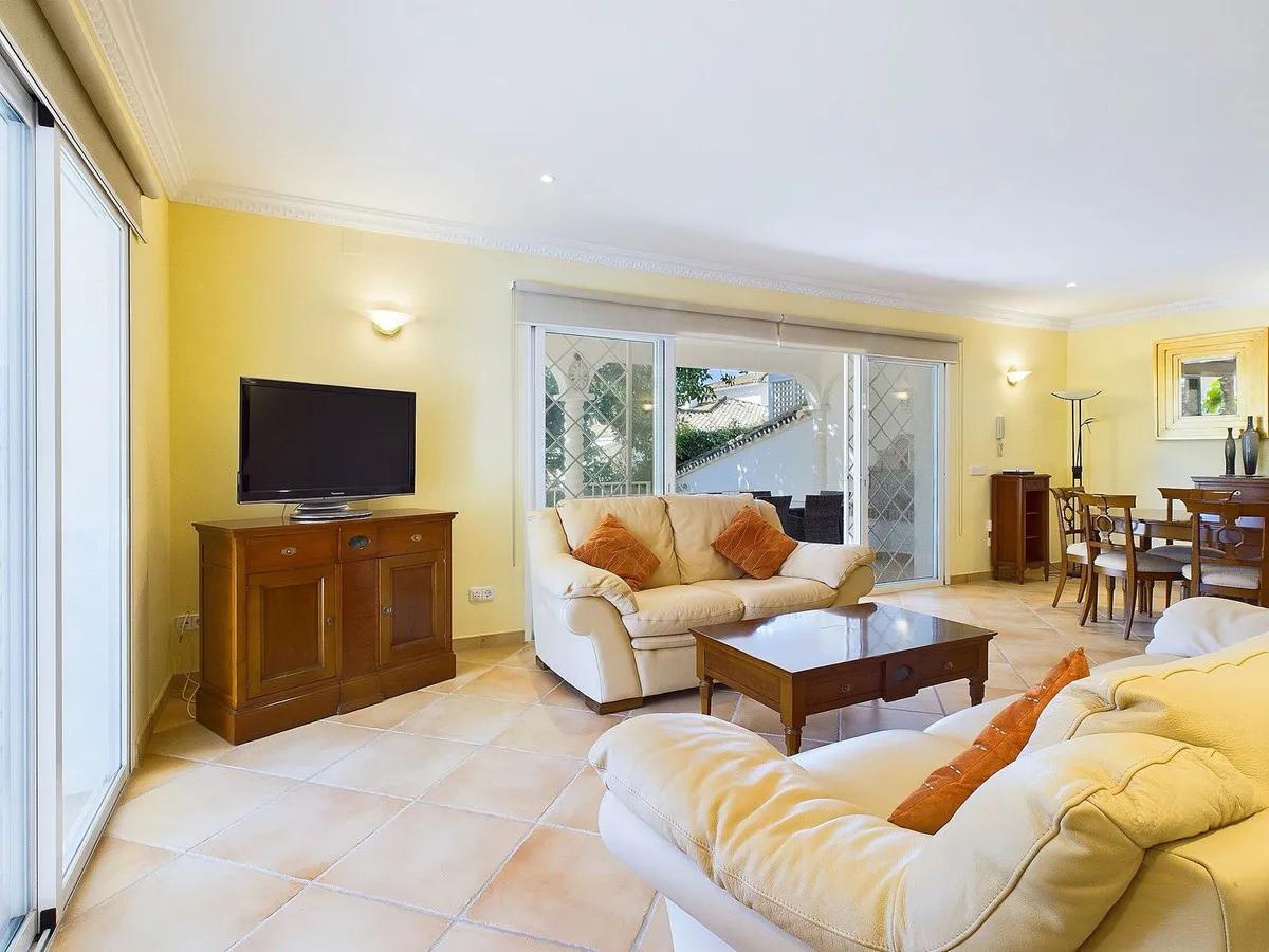 df931b0a-821a-4fa6-b1df-2d8e598713a5