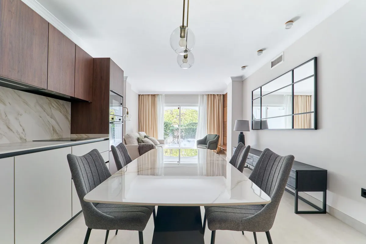 56cde099-ab06-4f95-9b6a-7bd35b38e474