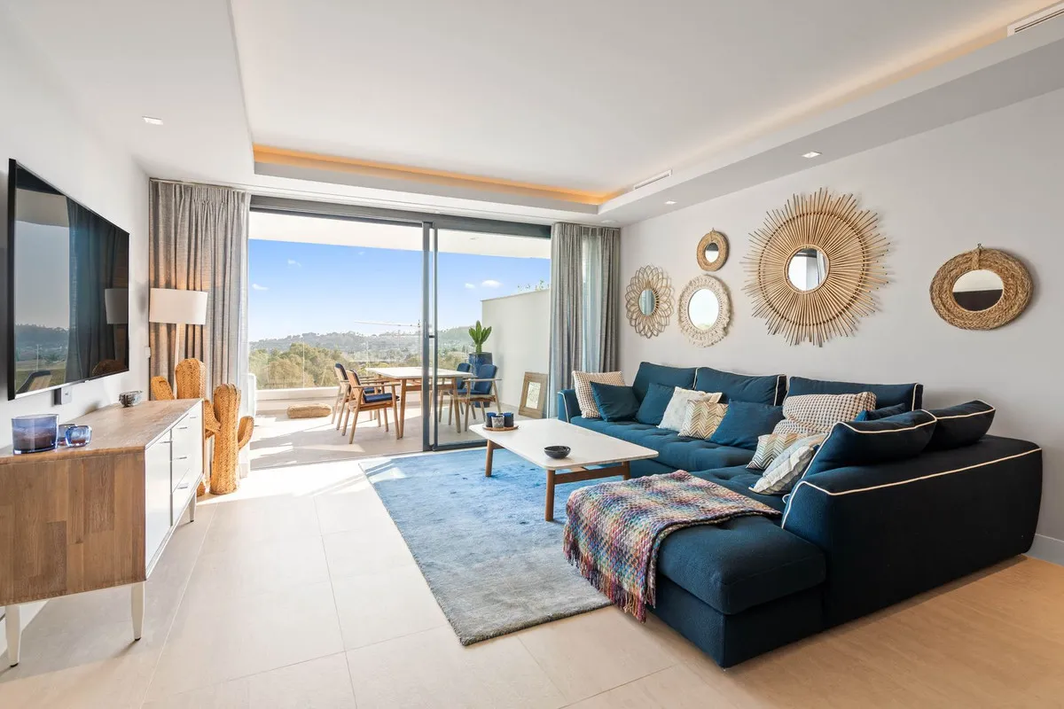 7f0562fe-0f39-404b-b3bd-a0acf3e2191b