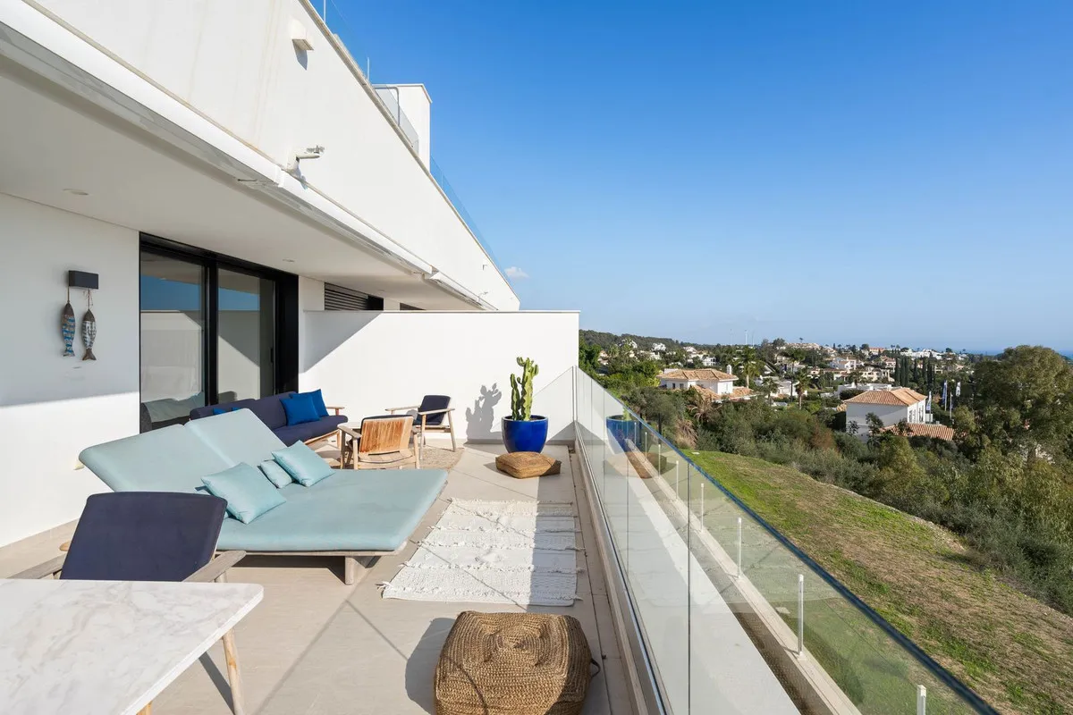 973b485d-5a4c-4bad-89f2-8526baf02d57