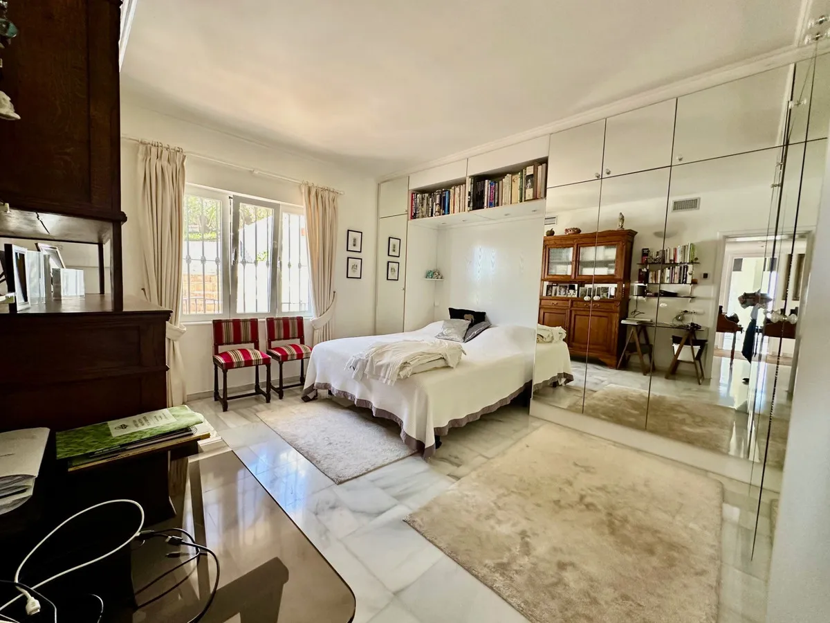 fdec8372-6c90-4e89-8e3e-a2e5811983c8