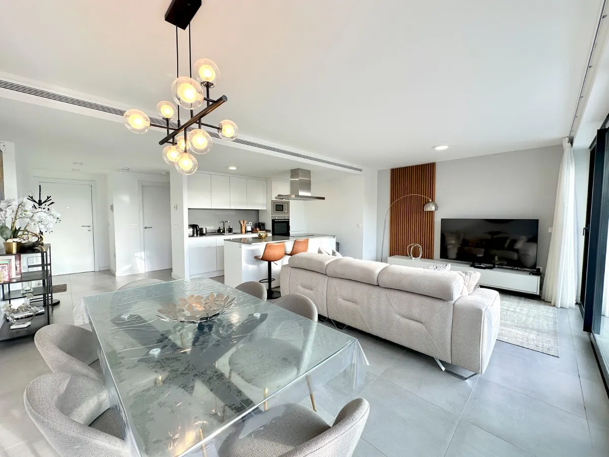 04d2489e-ee9d-4444-9e51-2e90eb007b34