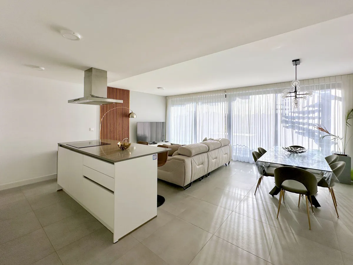 b6a56643-b785-4ce2-b085-9258fc15ba81