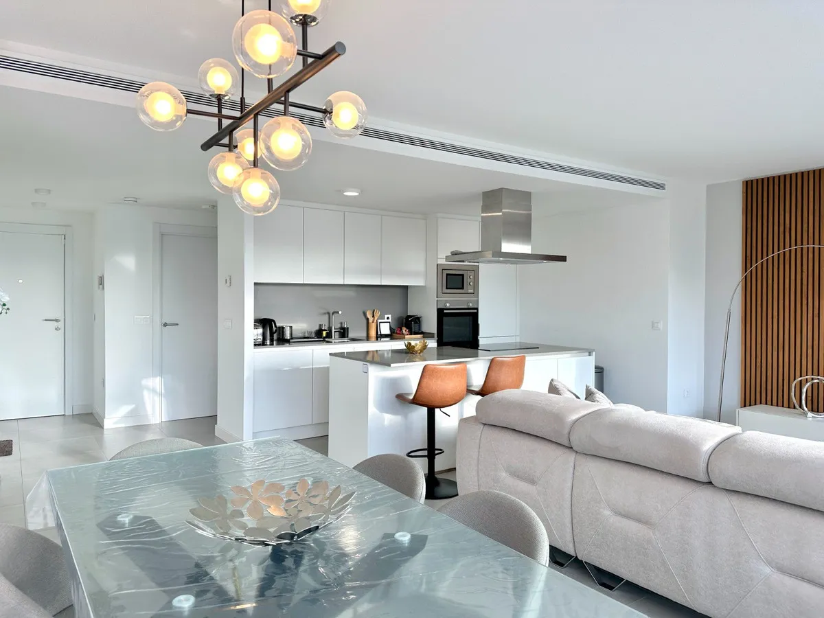 c4626df8-7fda-405e-a918-1dcbfd296156