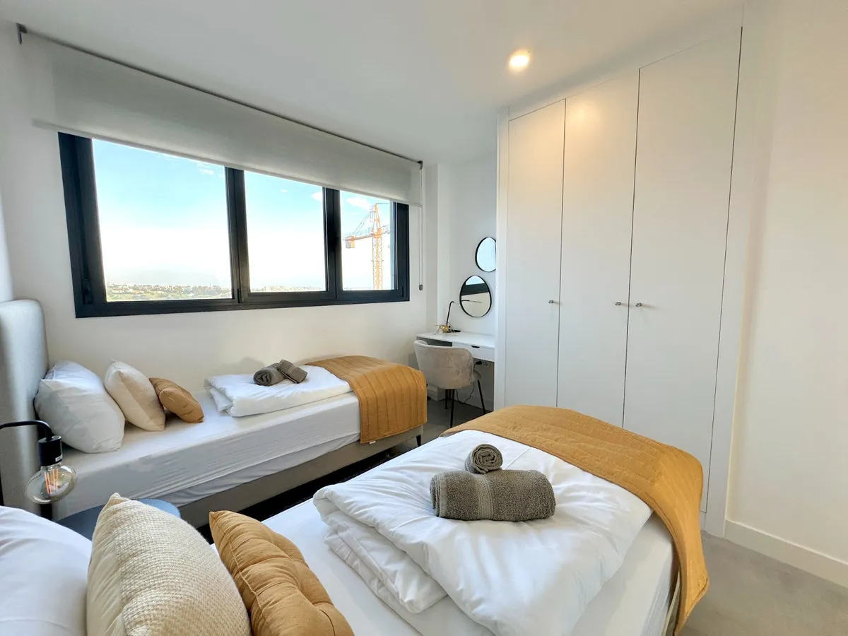 f1eb24eb-597a-432a-bc45-e9ab4f8af0a6