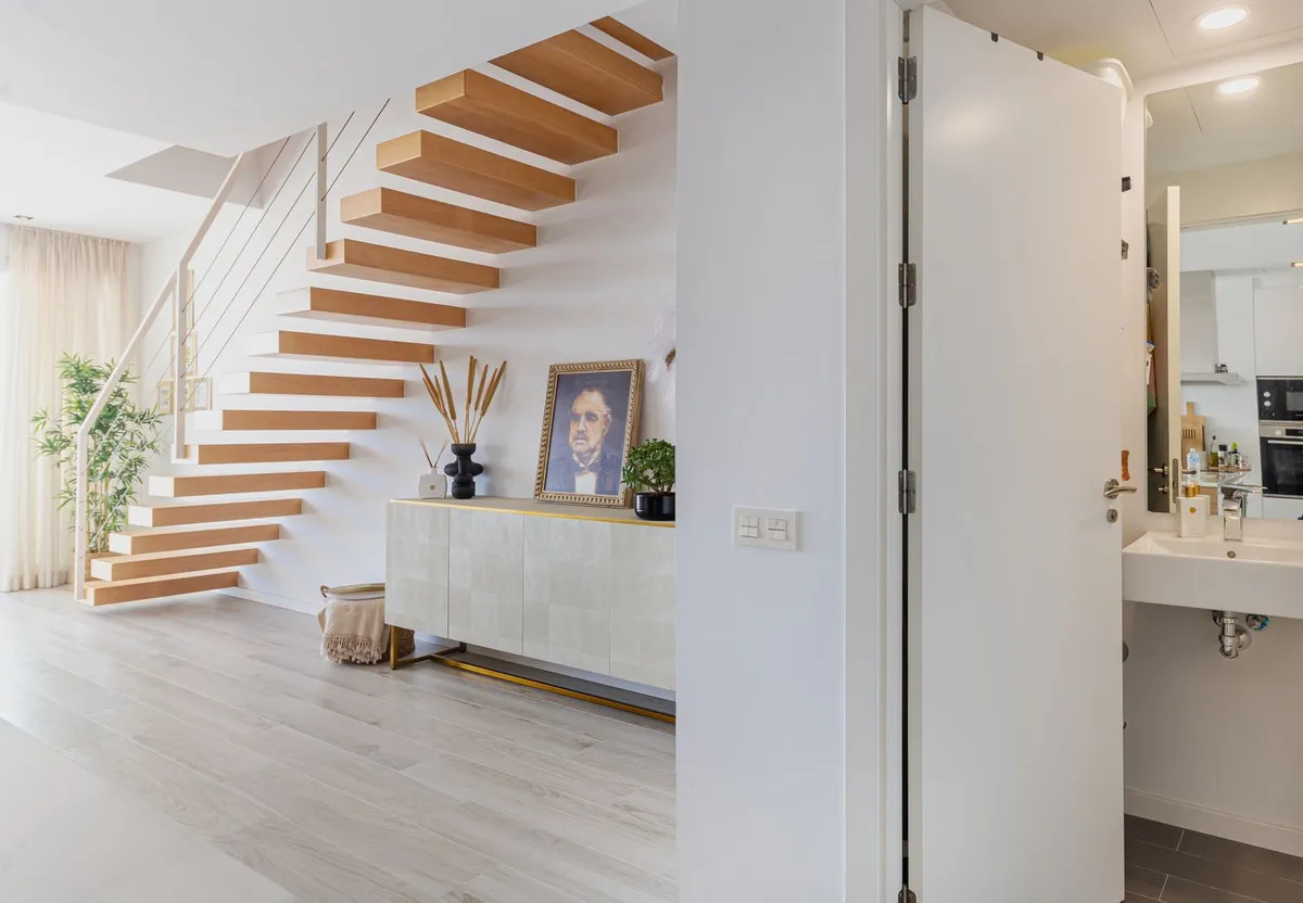 18b17e0e-bca6-4093-b969-a068accf6a60