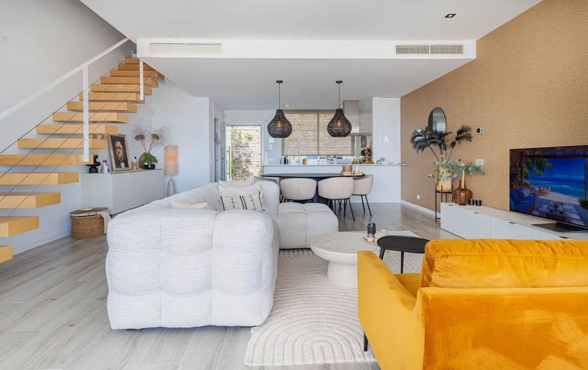 1f2255ad-7d03-4d81-a9a7-b2a2cf59c6b4