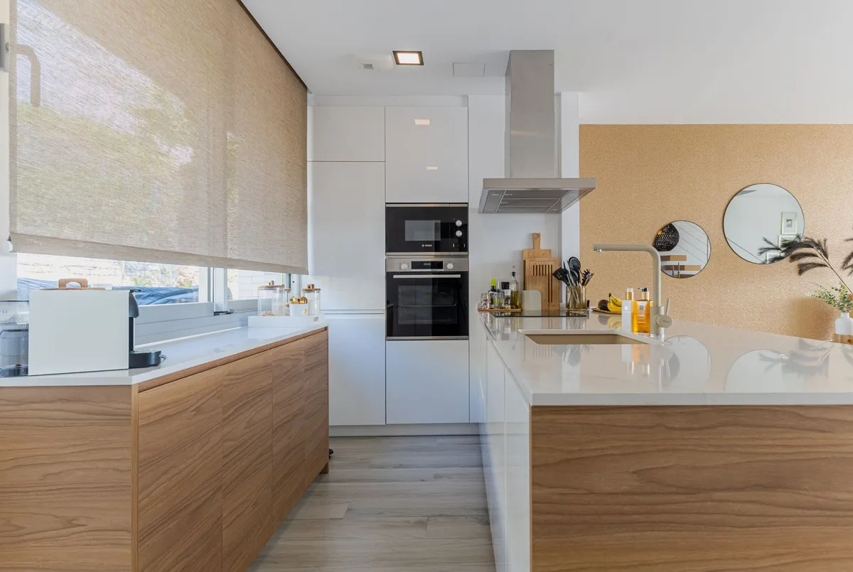 eb1b3a5c-5a4f-475c-b271-6ac025895009