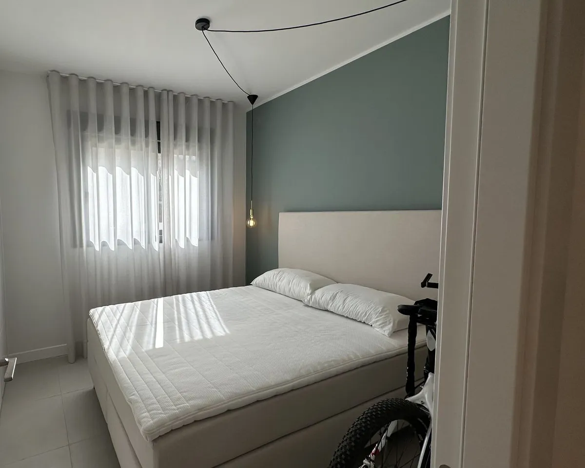 881b166b-b8e8-4cbd-a5c5-307e1d618164