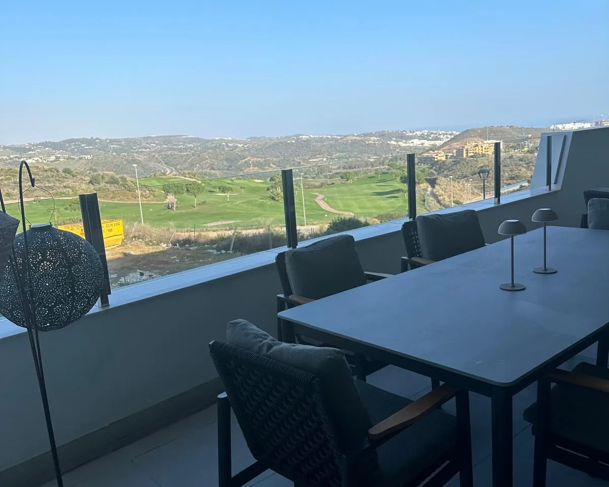 8f666788-c6c4-425d-a1af-1bd391dd34ea