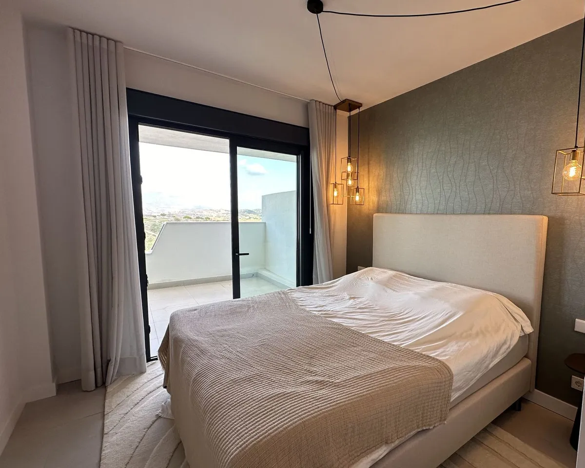 e131b416-a4aa-41f0-9951-5f6fdbfe9628