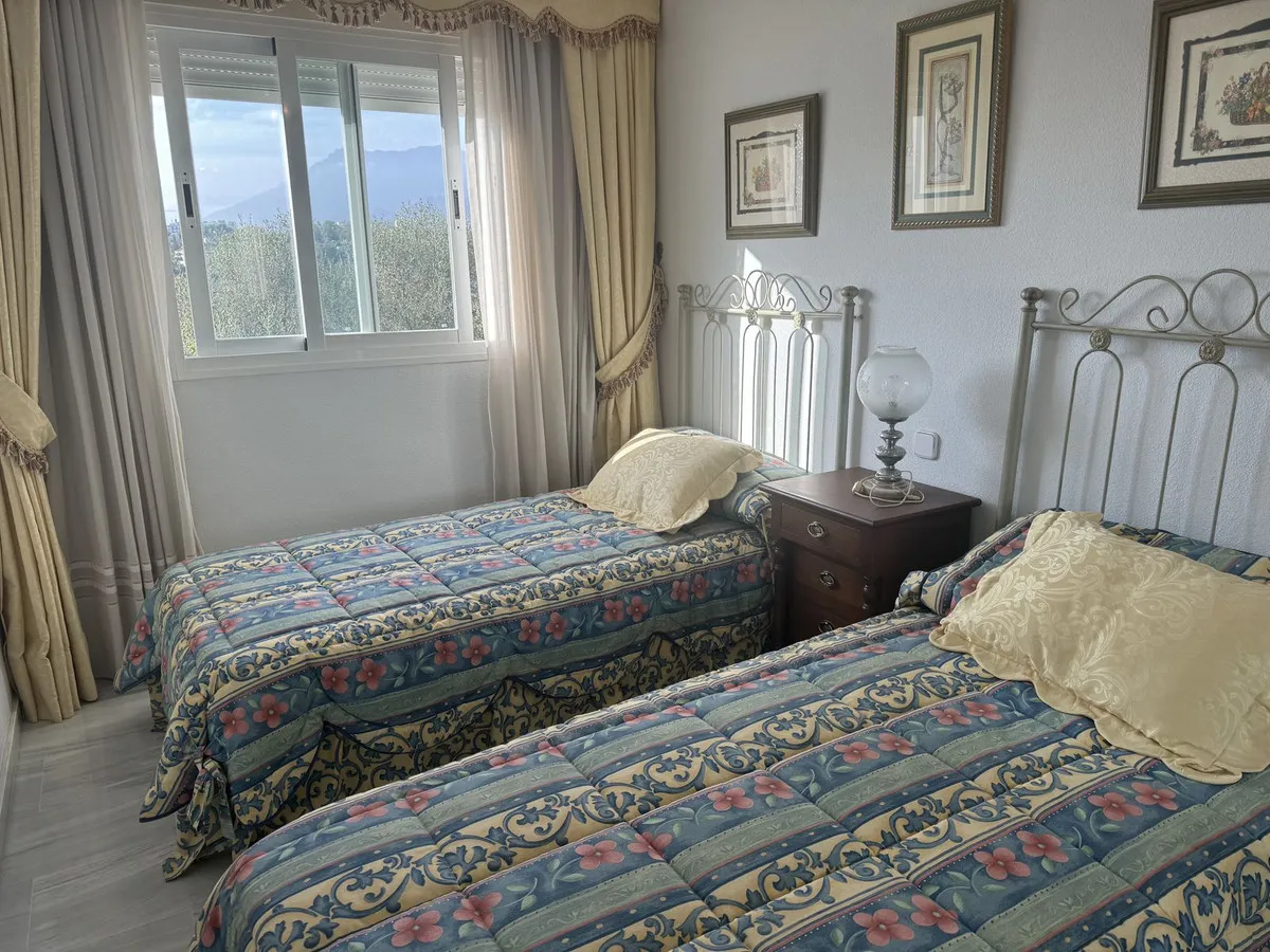 1e218b53-63a7-43e5-9e83-b100d7b60bc3