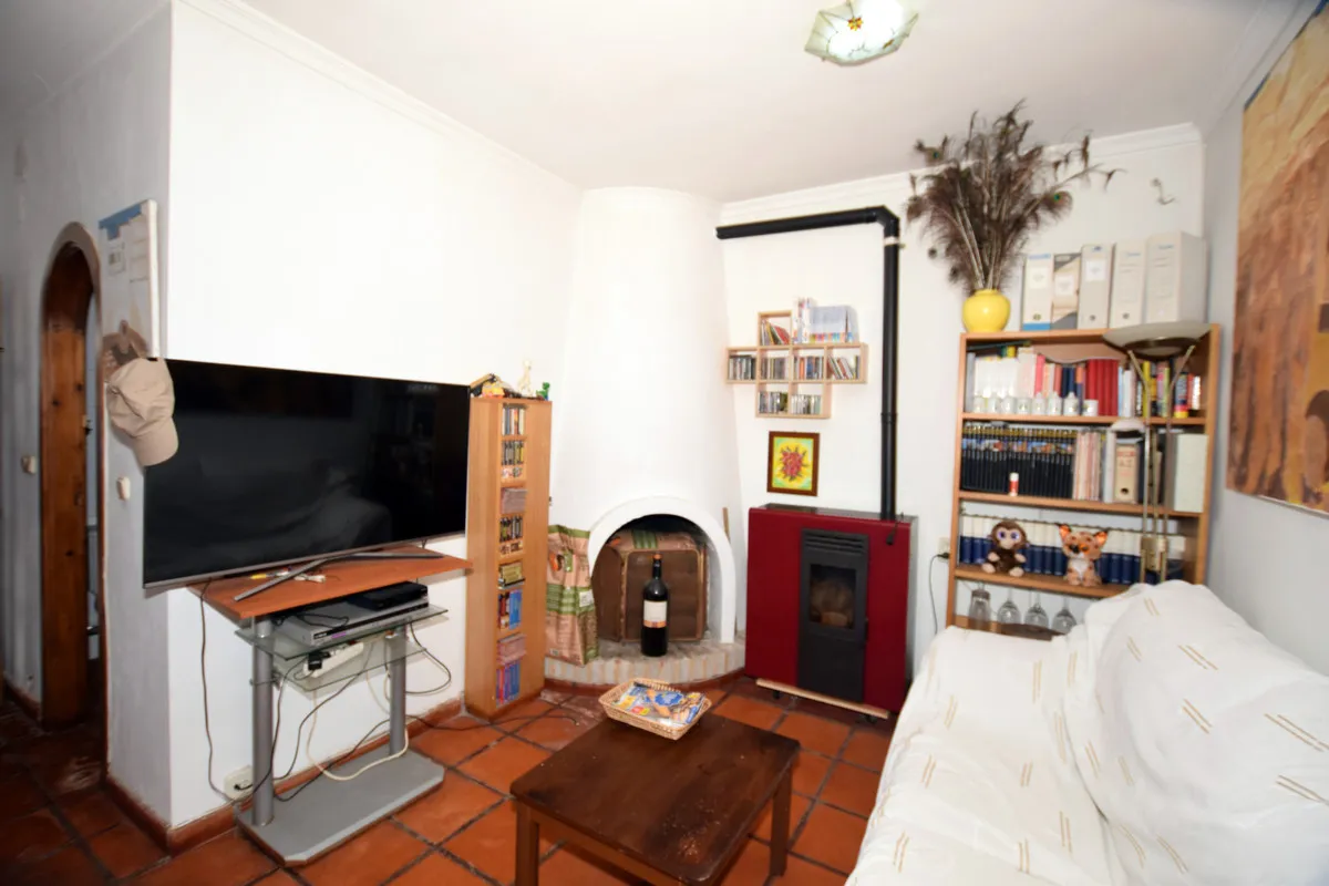 eb2a6546-9a14-46a9-ba24-5499eb1b9ea7