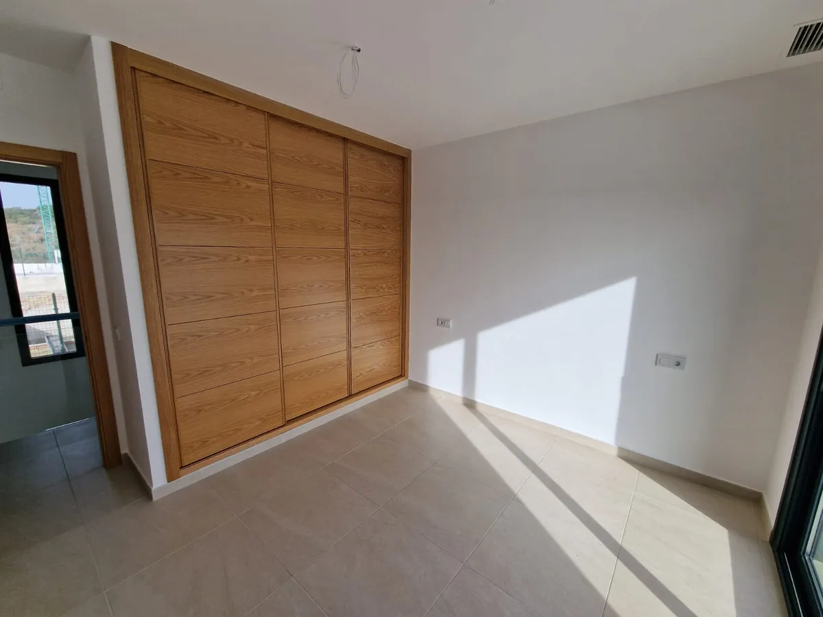 92ecfffd-b528-4ad2-8708-43524aa13d86