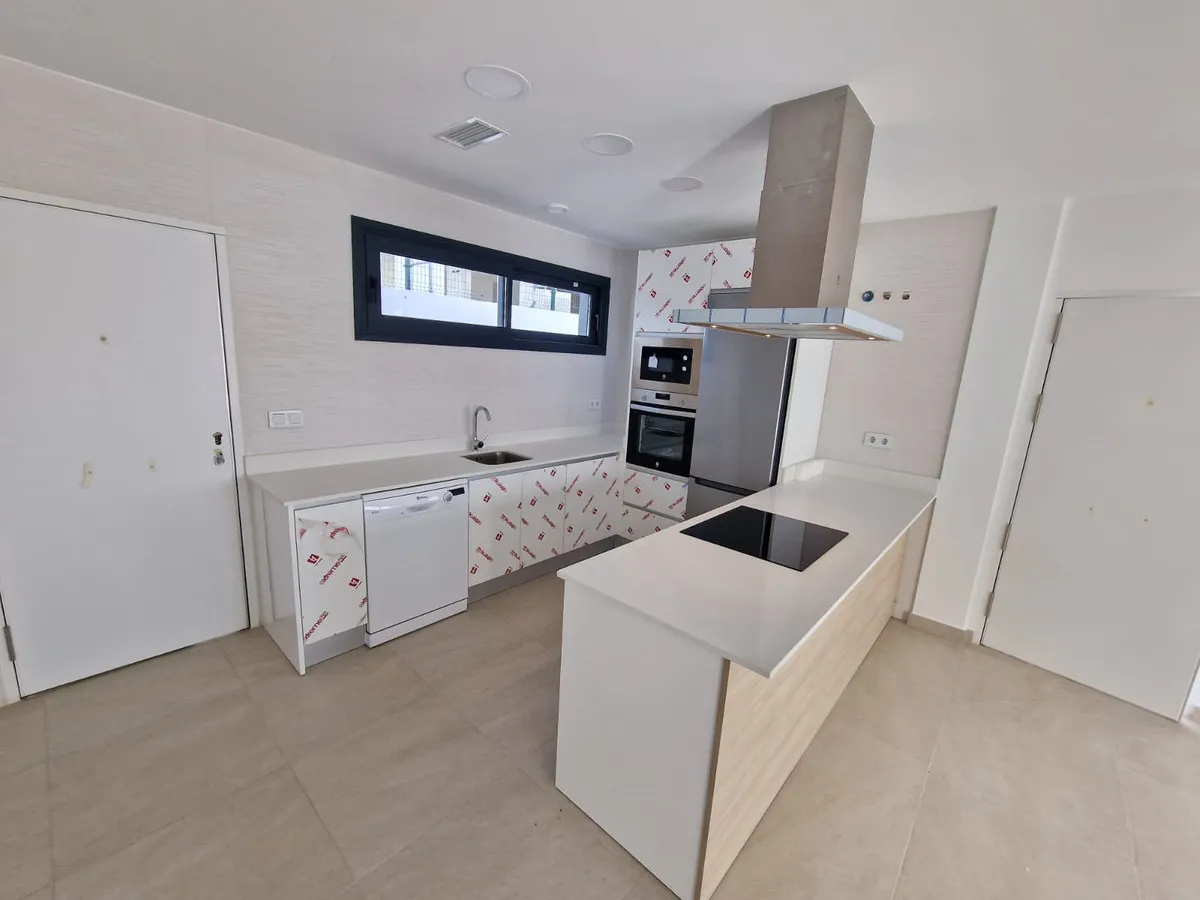 ae865465-3114-42e2-a0ed-7991c9f6c52a