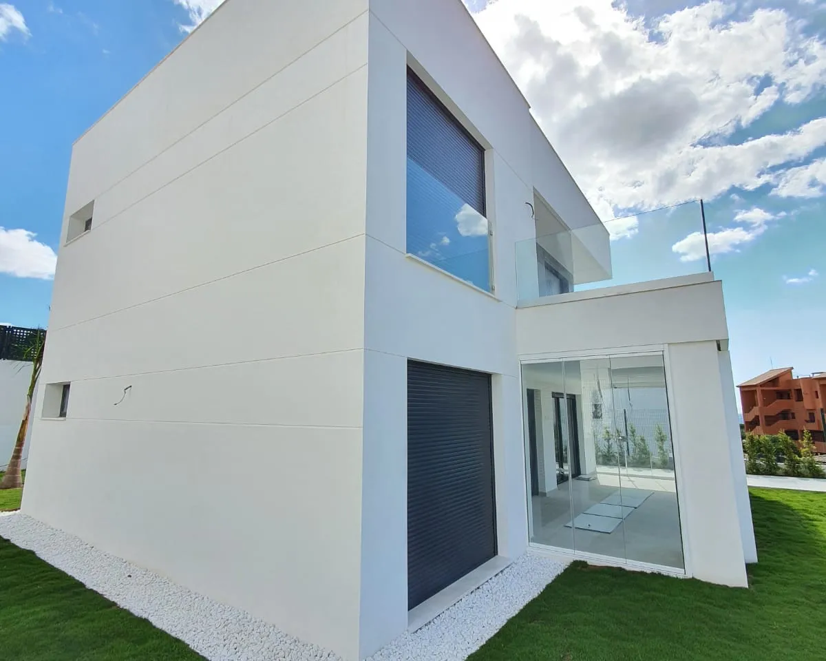 b0fb9715-6d27-4252-ad61-a3d45c207494