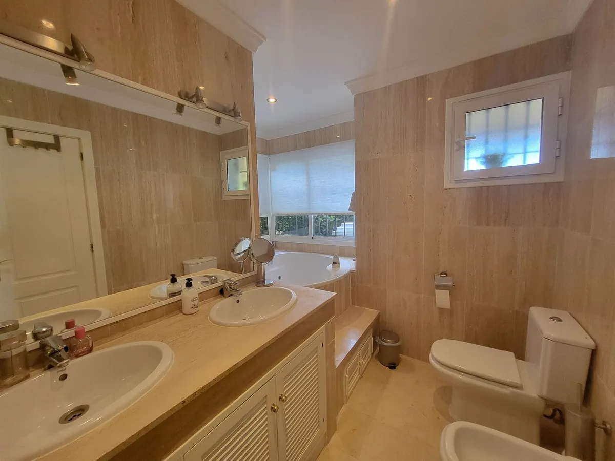 76d79f3e-2a14-41a1-b5bc-01f570f7f377