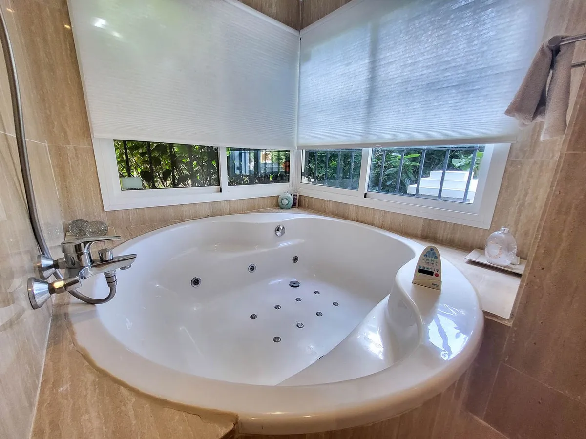 7c567db1-607b-4949-8b85-80faae190c57