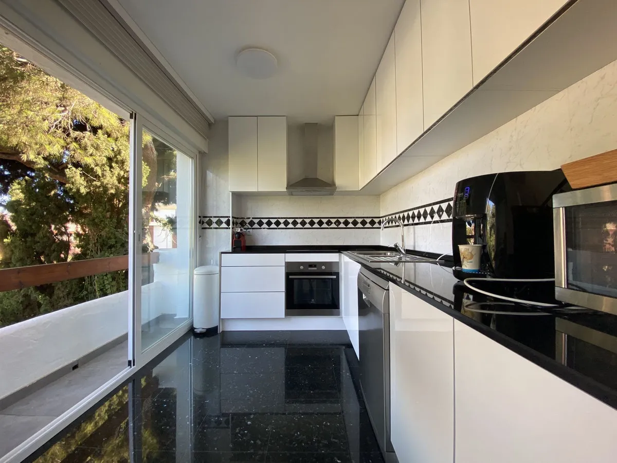 b576977c-5666-44b9-a05f-03457842917a