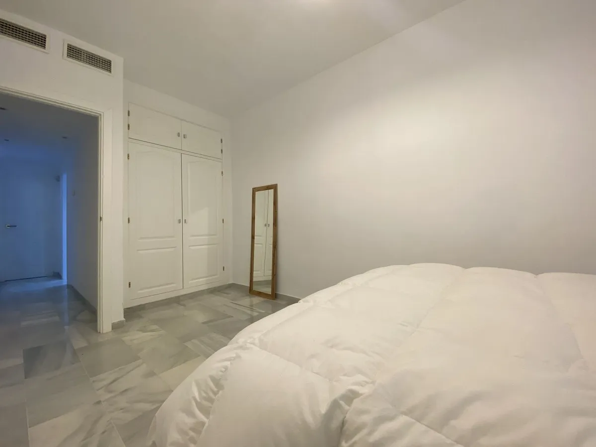 c6730ae6-be52-4076-8b44-7dd92f75c779