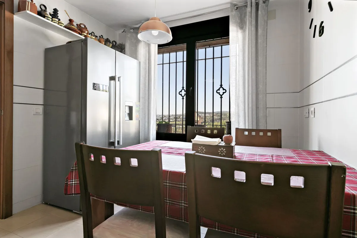 844a786d-d0a2-4780-a71c-03d04ed8d3f2