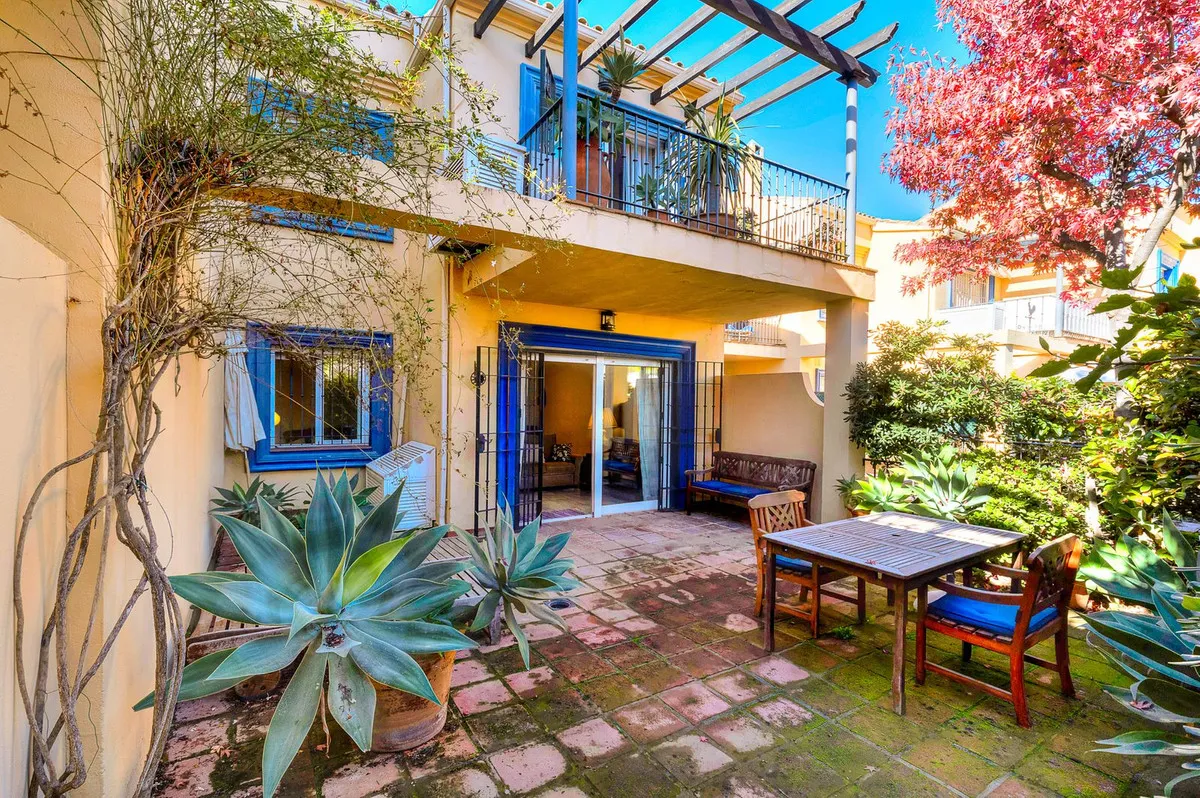 562ea474-b3c0-43e9-b5f3-dc5d74af6483