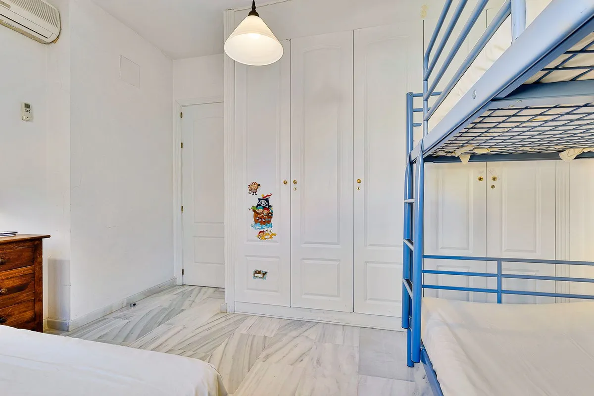 67b1abb2-a57e-48b0-adc6-1c33dcc13f57