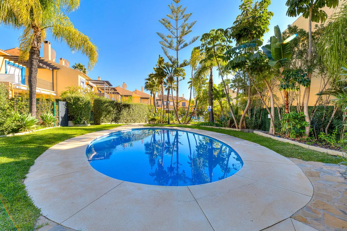 b4c8aa9c-42d2-4afa-81c1-9562a390e8fa