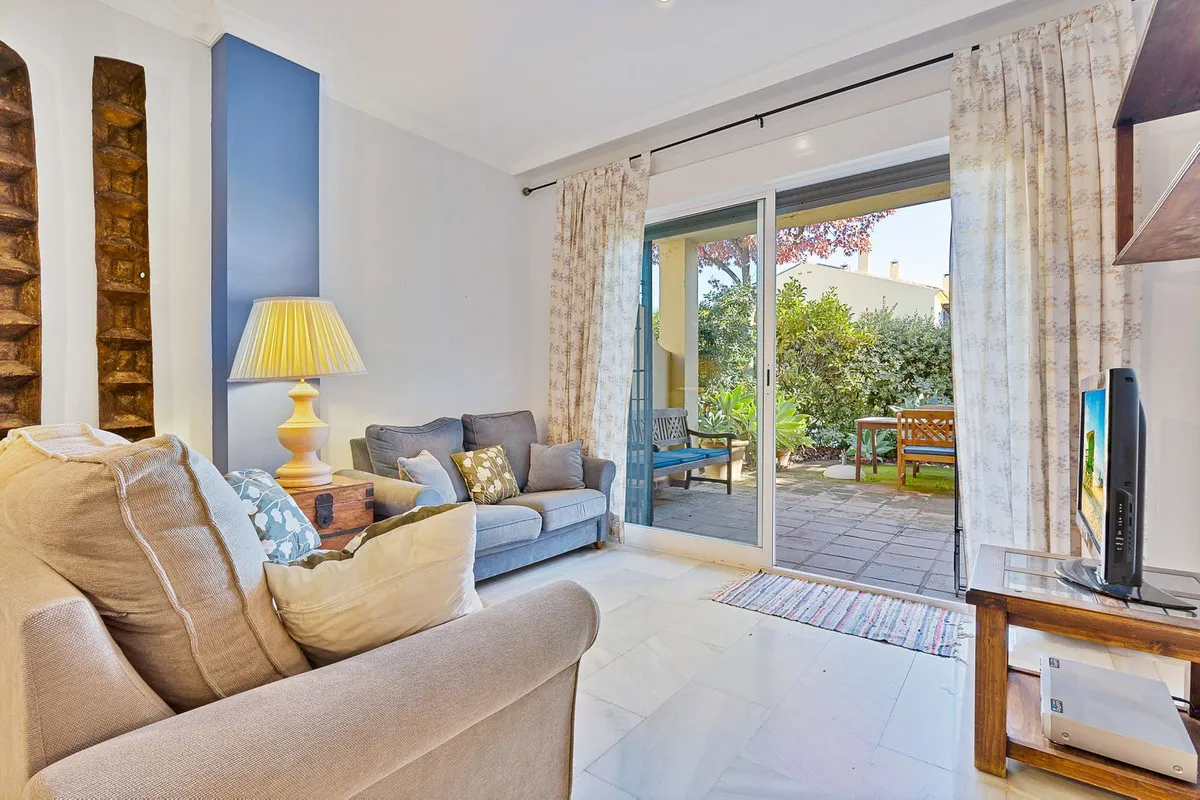 b7d37994-5321-416e-bd92-08d7d8ae60a5