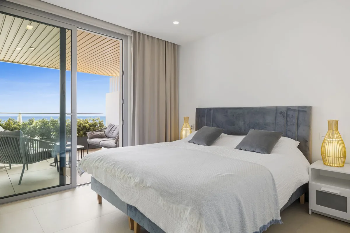 198a5e5f-c8e1-487e-b194-103a6339405c