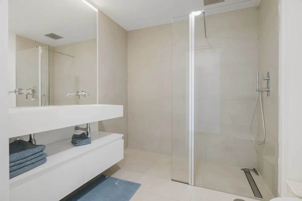 58b0f86e-c67a-43e4-a33f-d60dfddbeb76