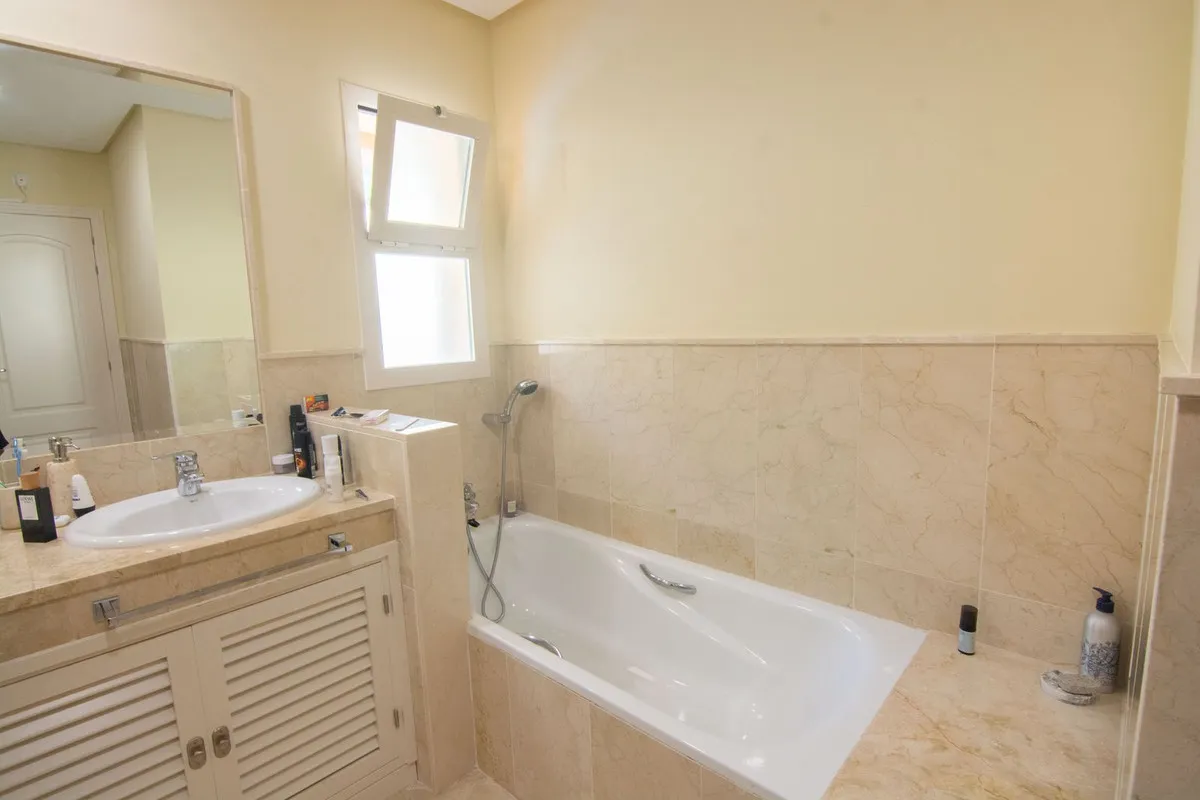 6bdfd1cf-f748-482b-b98b-a1a3e9f8562d