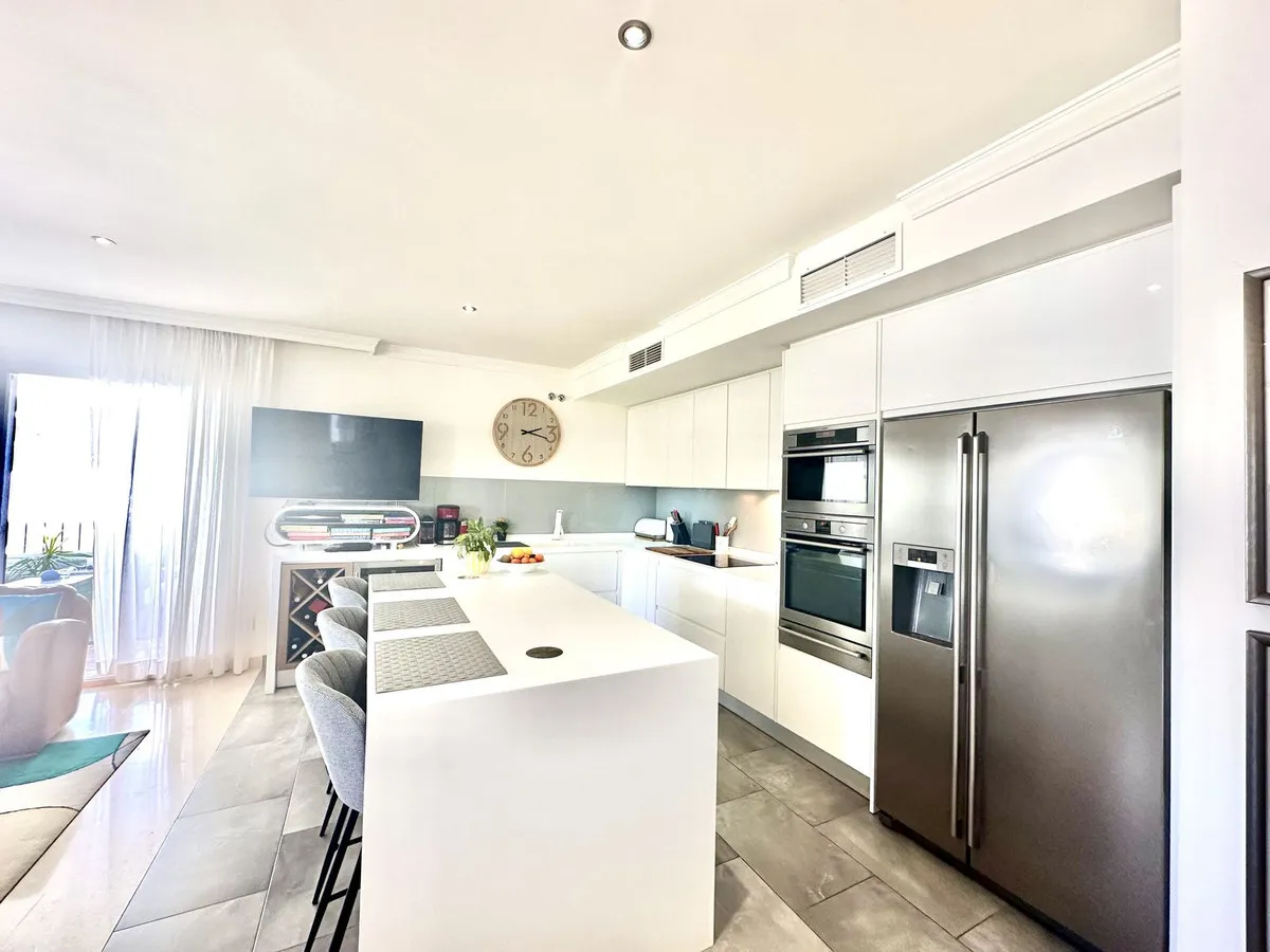 12842956-9f14-42c1-947a-e5ab0eb42553