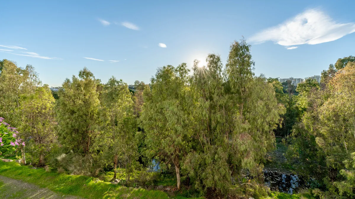 2b7ad75e-fcee-47da-a3af-ee3886d17704