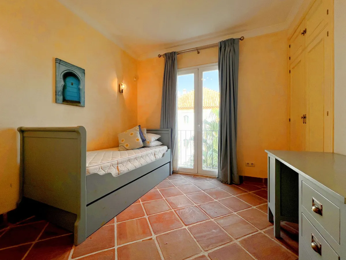 0c511560-051d-4506-bee7-34df0ea813e9