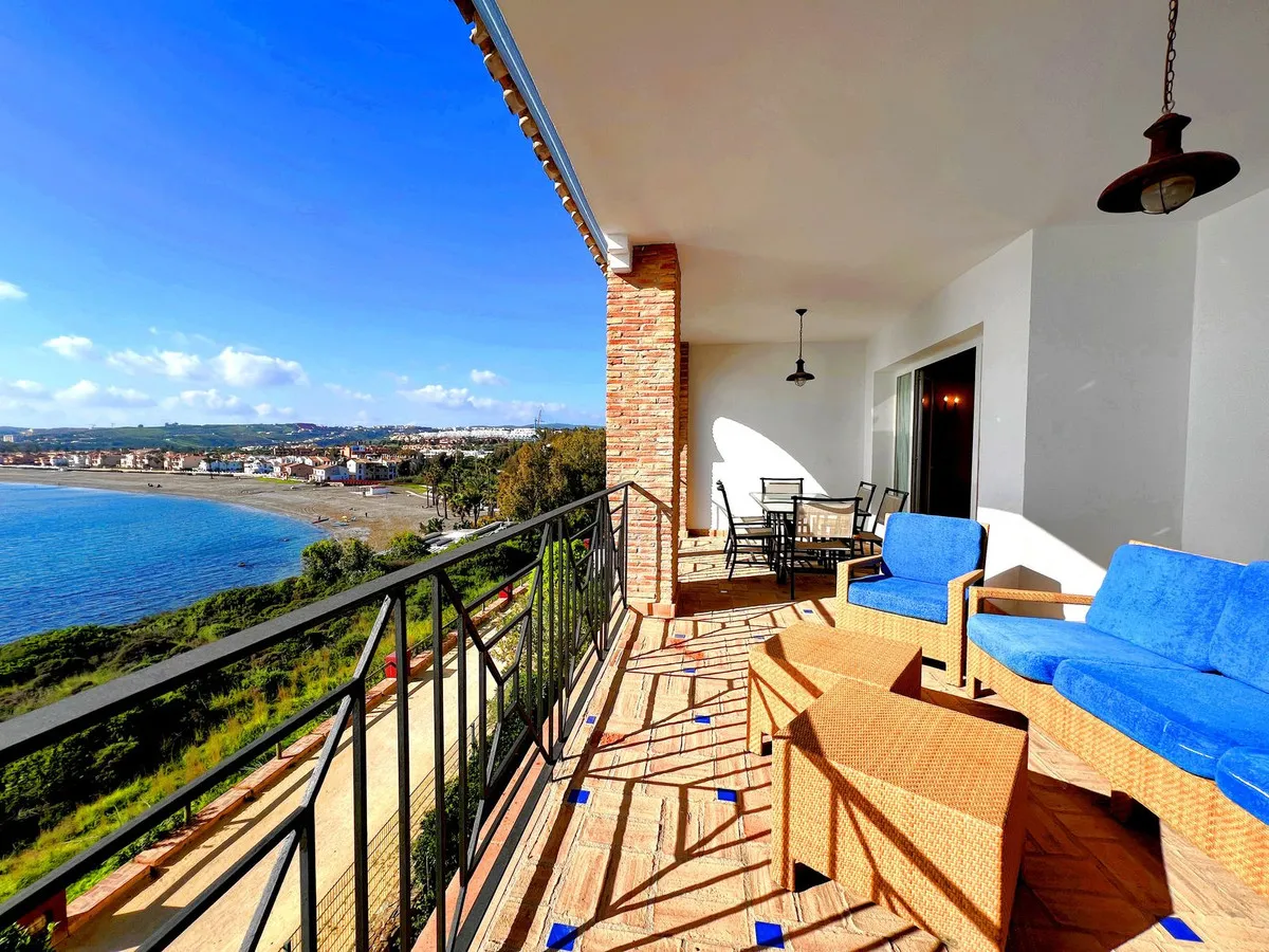 2dea25e9-c835-4953-a14d-7080391931e3