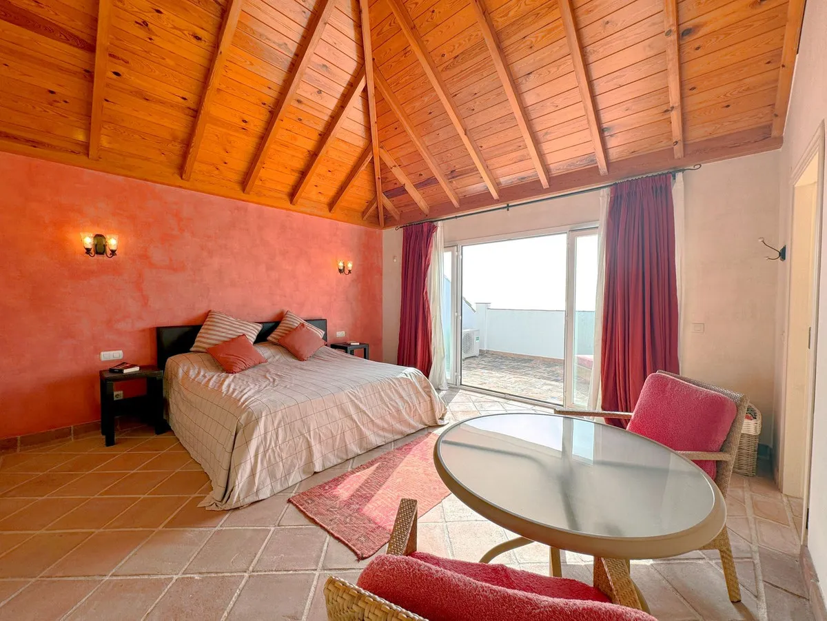 3775f634-b319-4263-b64a-2dadec0e5f91