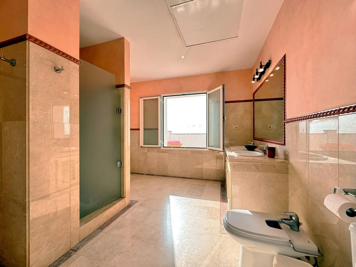 db992a9b-c6b0-421c-8bac-41890b81b0d9