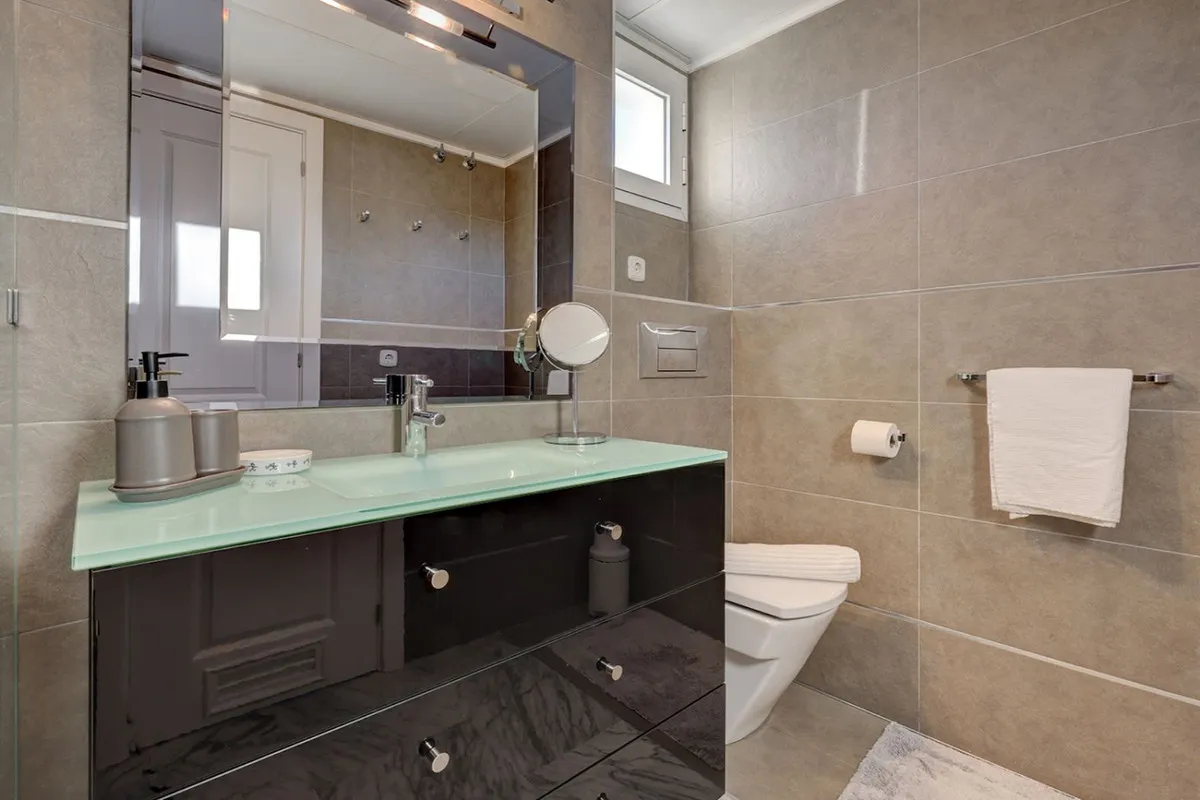 d608ea8b-eeaa-4bf7-8eec-c3fef300ae8e